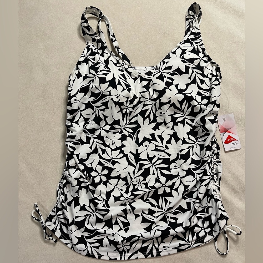 Lands' End Monochrome‎ Floral Tankini Top